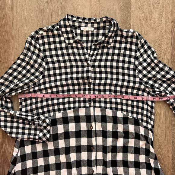 Beach Lunch Lounge Large Oversized Gingham Black/White Long Sleeve Button Down - Picture 8 of 9